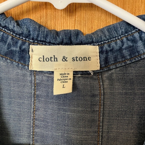 Cloth & Stone 💖 Cute denim top. EUC from Anthropologie. - Picture 6 of 14